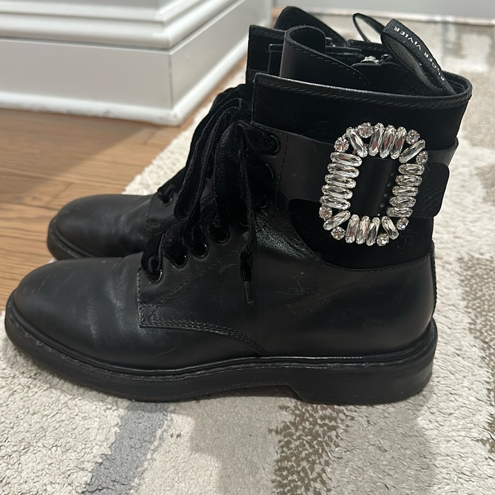 Roger Vivier Viv Ankle motorcycle boots size 40